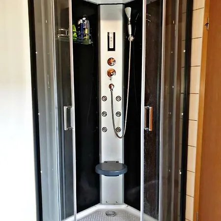 Apartment Voll Ausgestattete Dg- In Hdh Ruhige Zentrale Lage